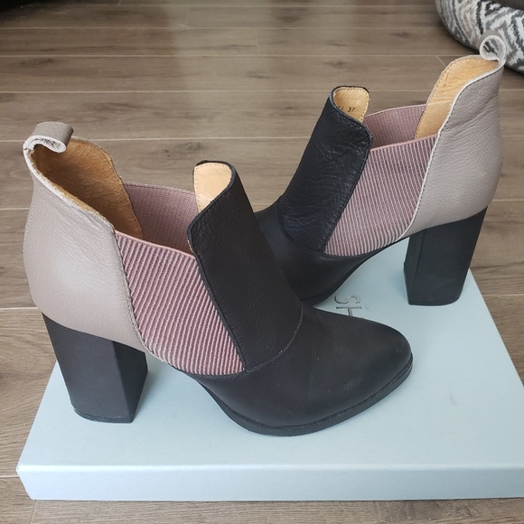 Shoe The Bear Elise L Bootie in Black/Taupe - Picture 2 of 7